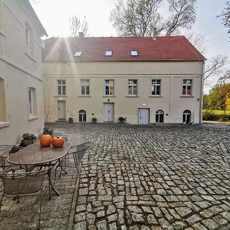 Palac I Folwark Brzeznica Brzeznica  Eksteriør billede