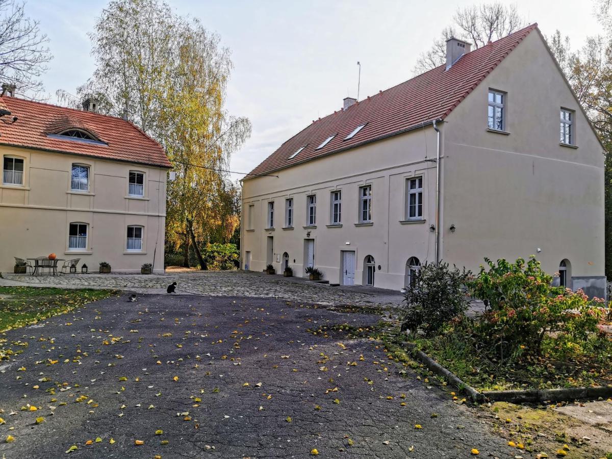 Palac I Folwark Brzeznica Brzeznica  Eksteriør billede